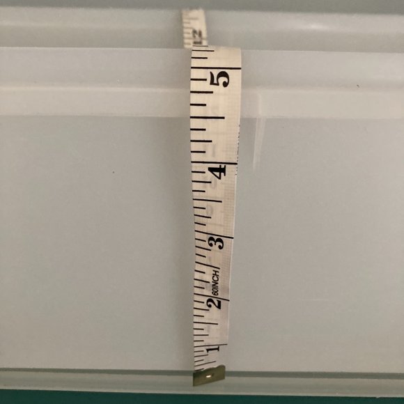 Tupperware Set of Two Containers Celery Crisper & Bread Keeper - Picture 10 of 10